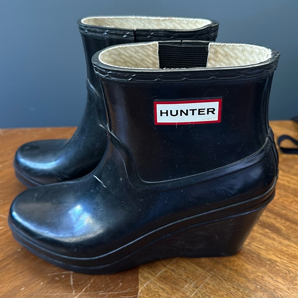 Hunter wedge short rain boots